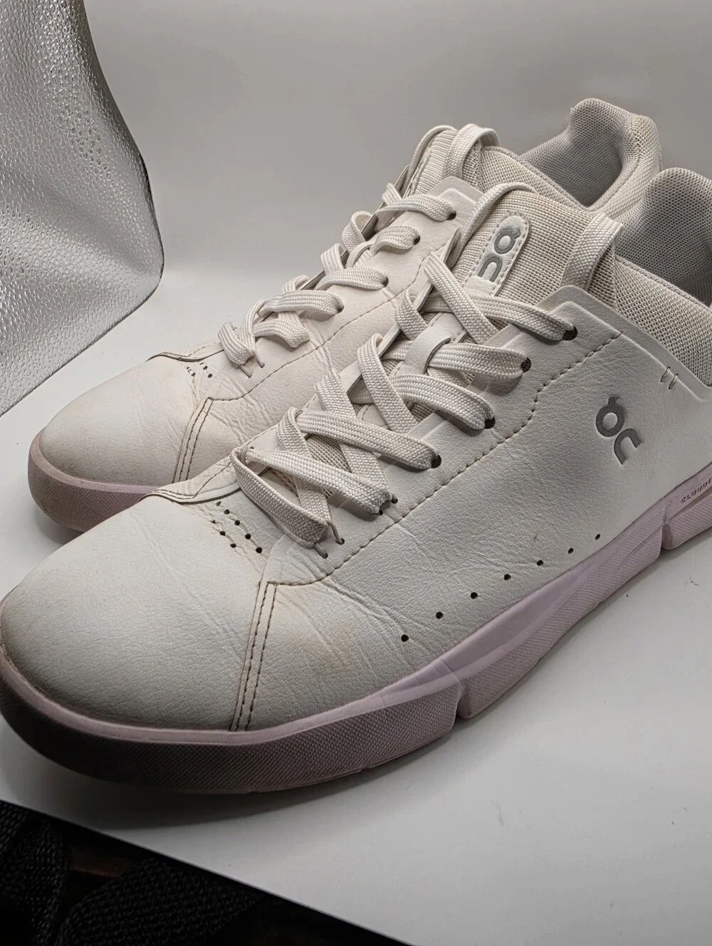 On THE ROGER Centre Court Sneakers — Women's US 11 / White + Lilac